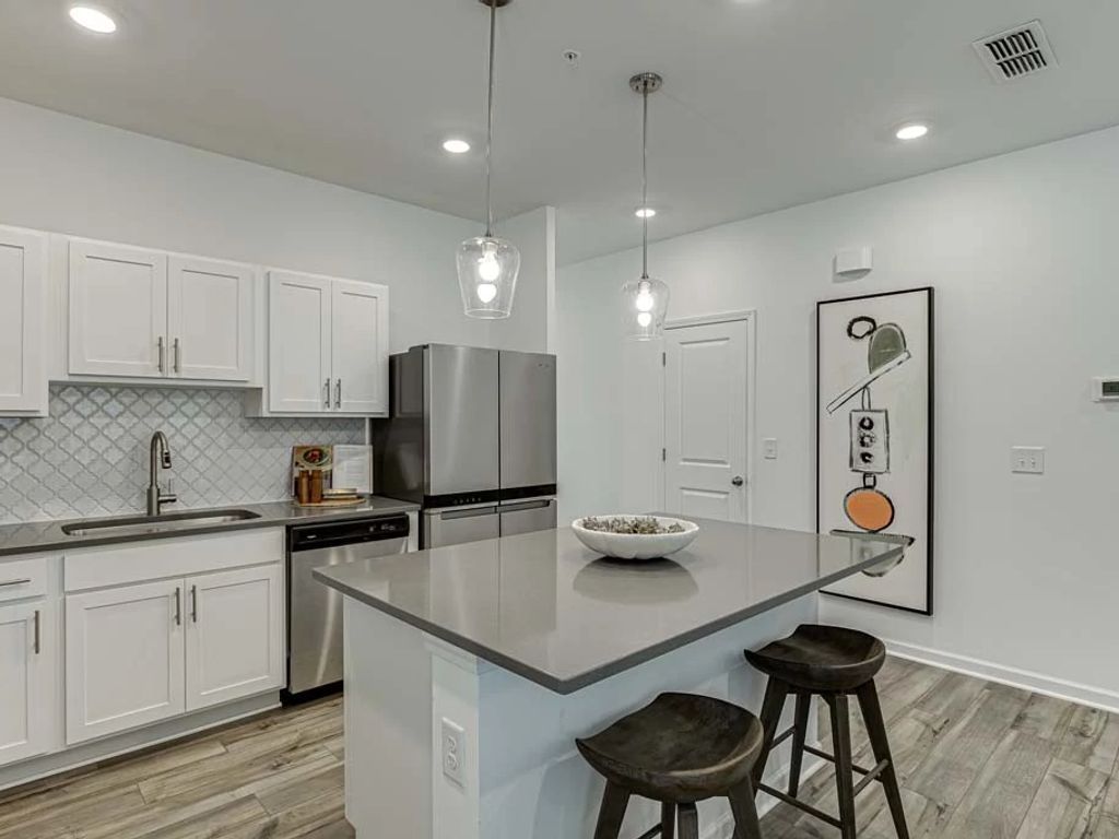 Park Vue - Cedar Interior Image 10