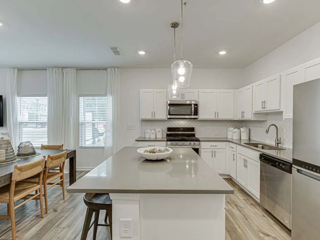Park Vue - Cedar Interior Image 13
