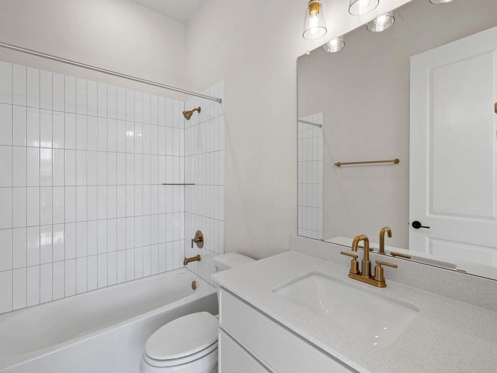 Provence - Ashlyn Interior Image 6