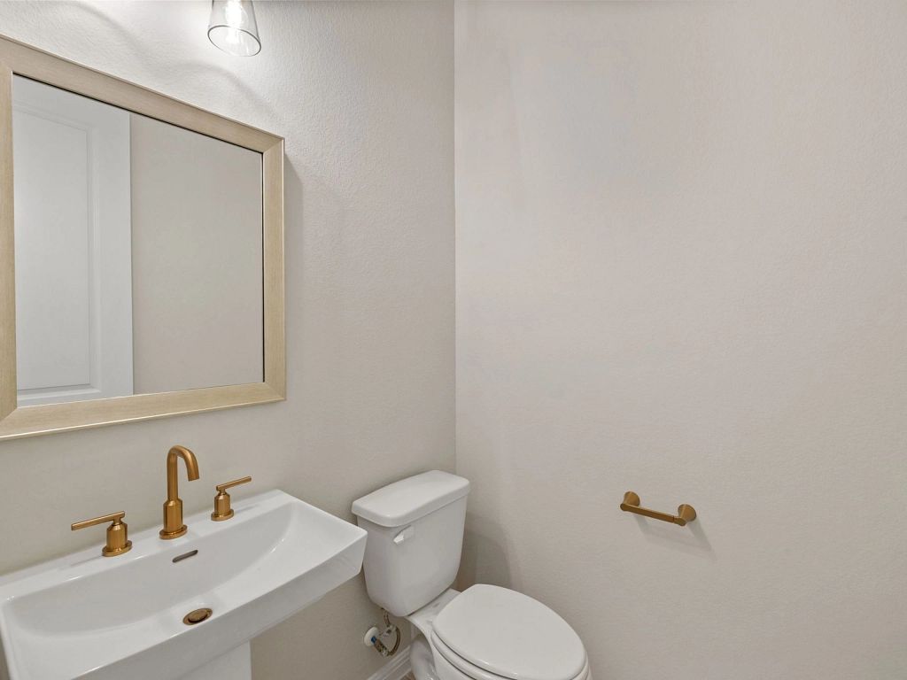 Provence - Ashlyn Interior Image 8