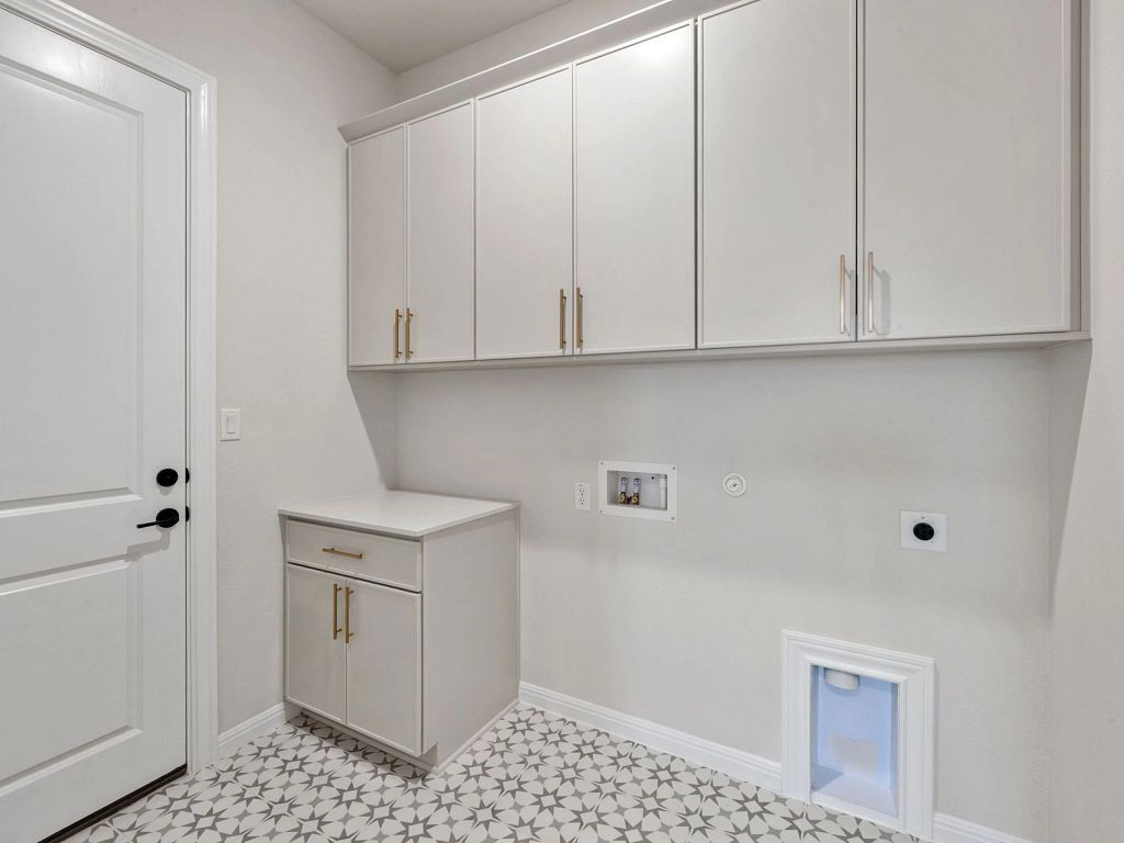 Provence - Ashlyn Interior Image 9