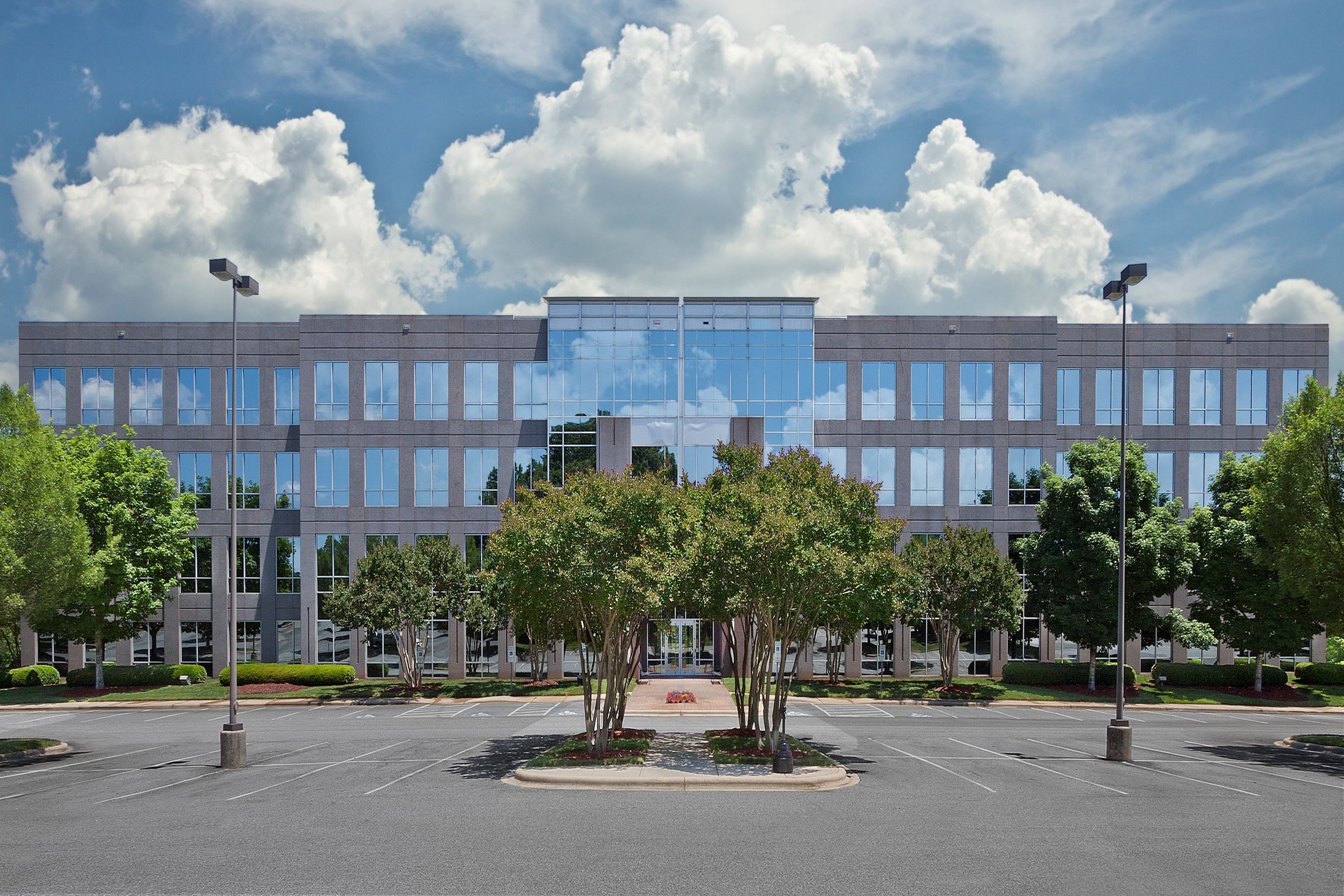 casa en Three Resource Square Charlotte, North Carolina Shopoff Real por Shopoff Realty Investments