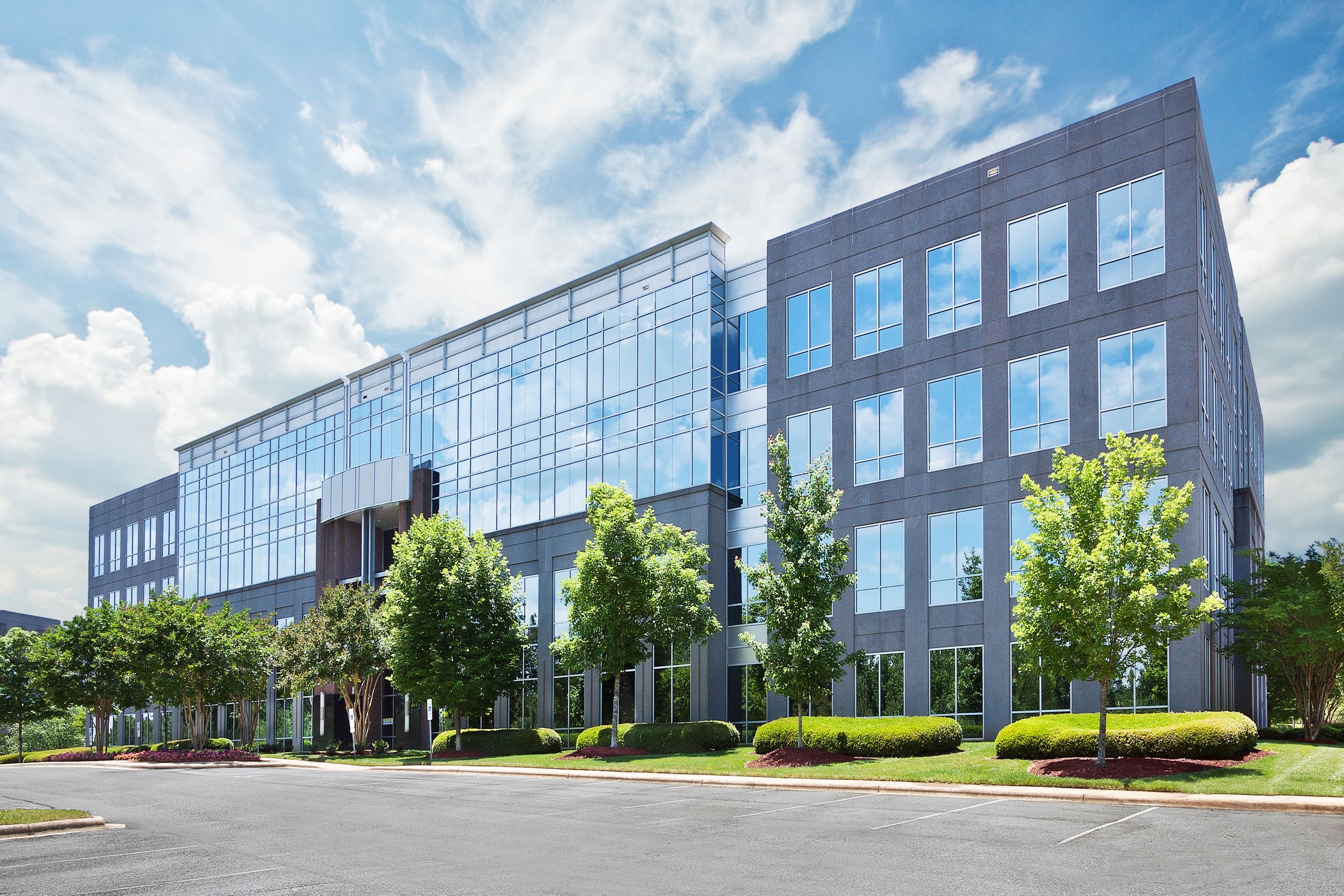 casa en Three Resource Square Charlotte, North Carolina Shopoff Real por Shopoff Realty Investments