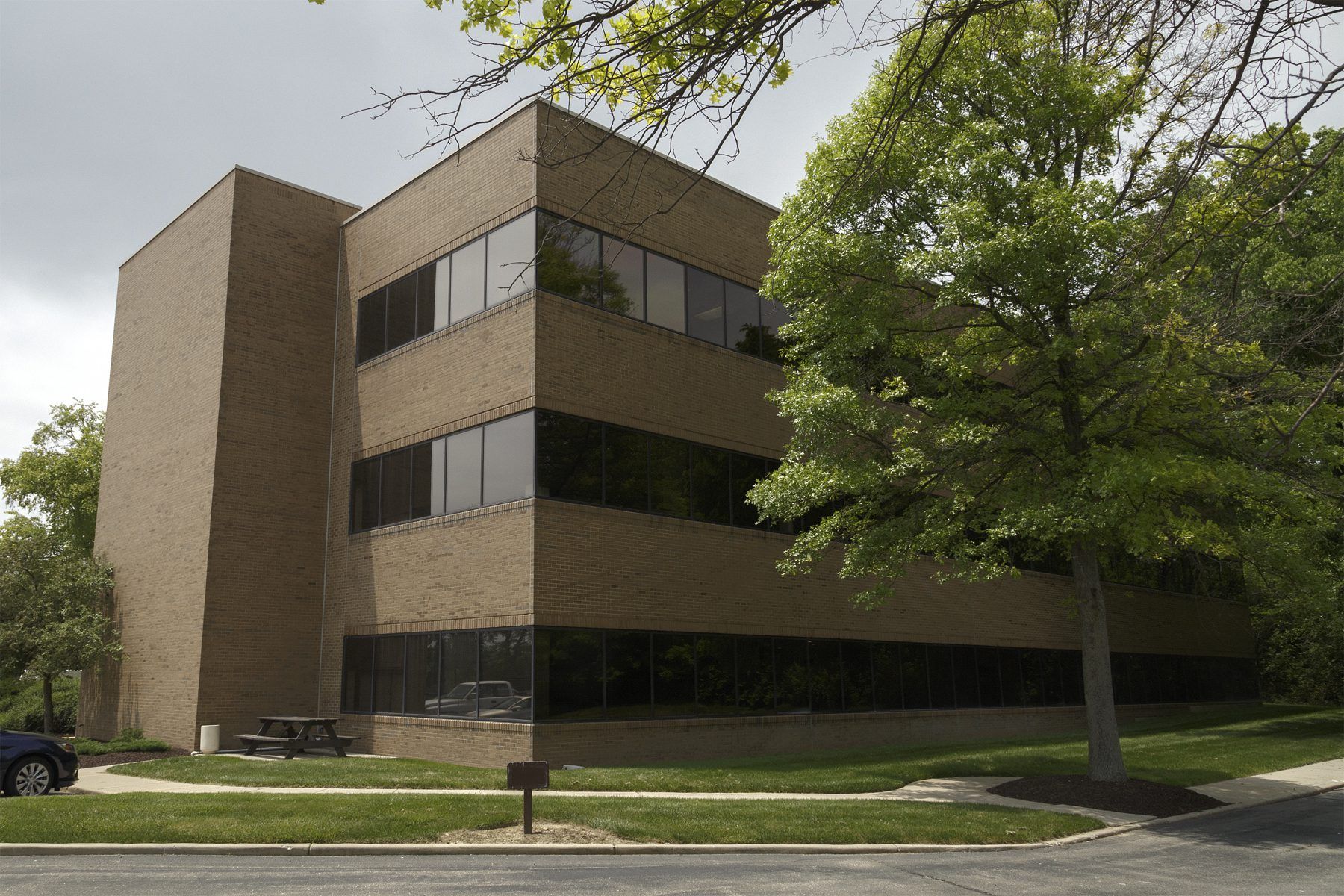 Apple Valley Office Centerdayton, Ohio Shopoff Realty Invest por Shopoff Realty Investments en Orange County California