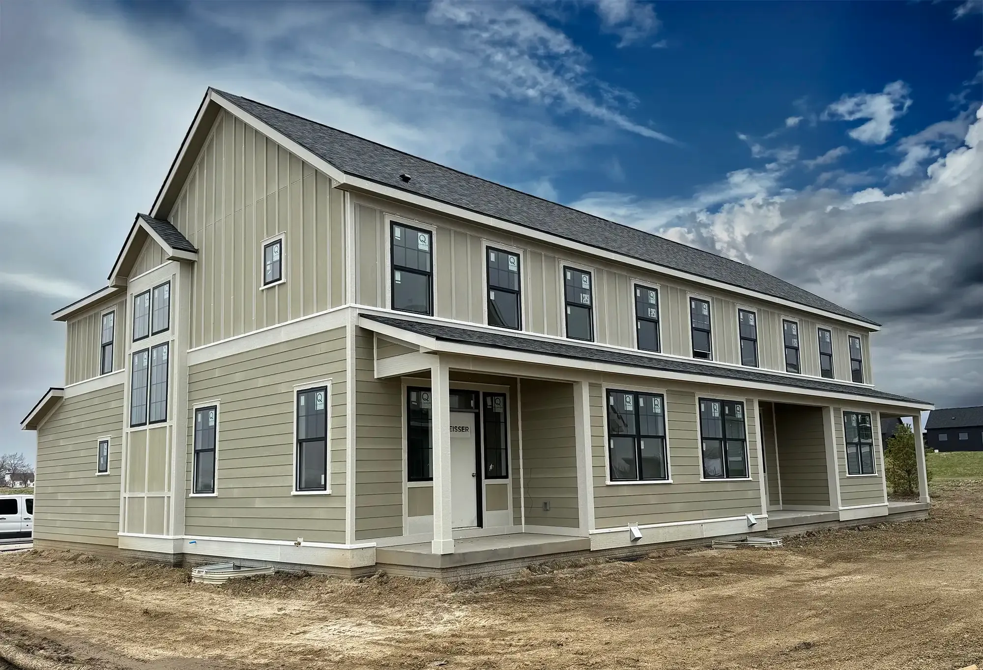 Clive, IA 50325