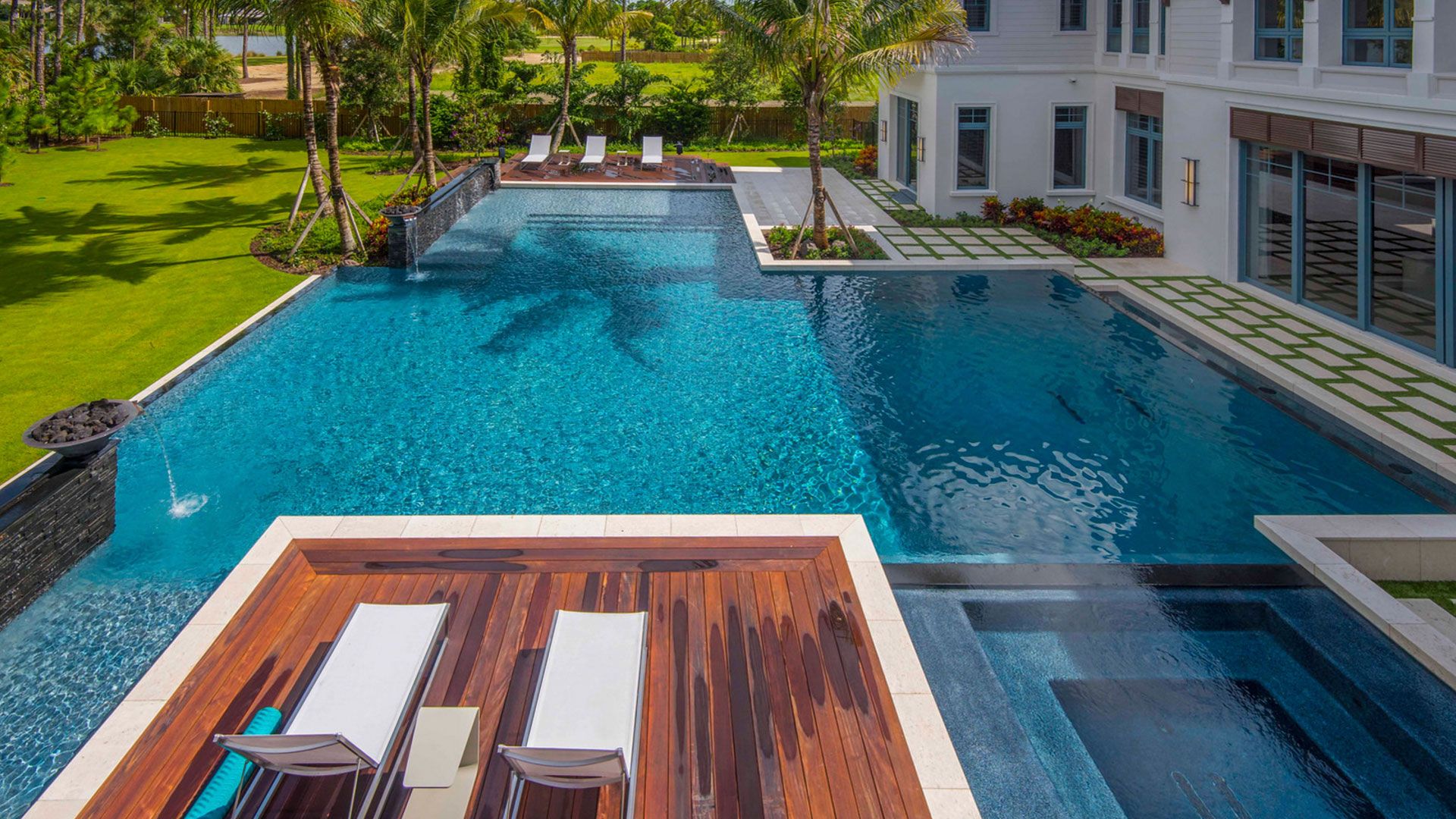 casa en Old Palm Golf Club por Phoenix Custom Homes