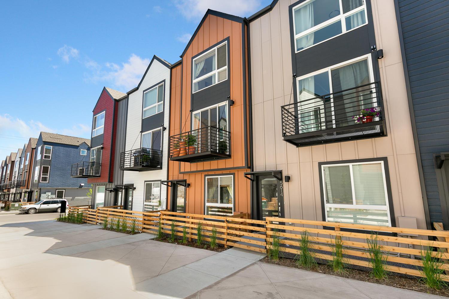 West Line Village por Dirc Homes LLC en Denver Colorado
