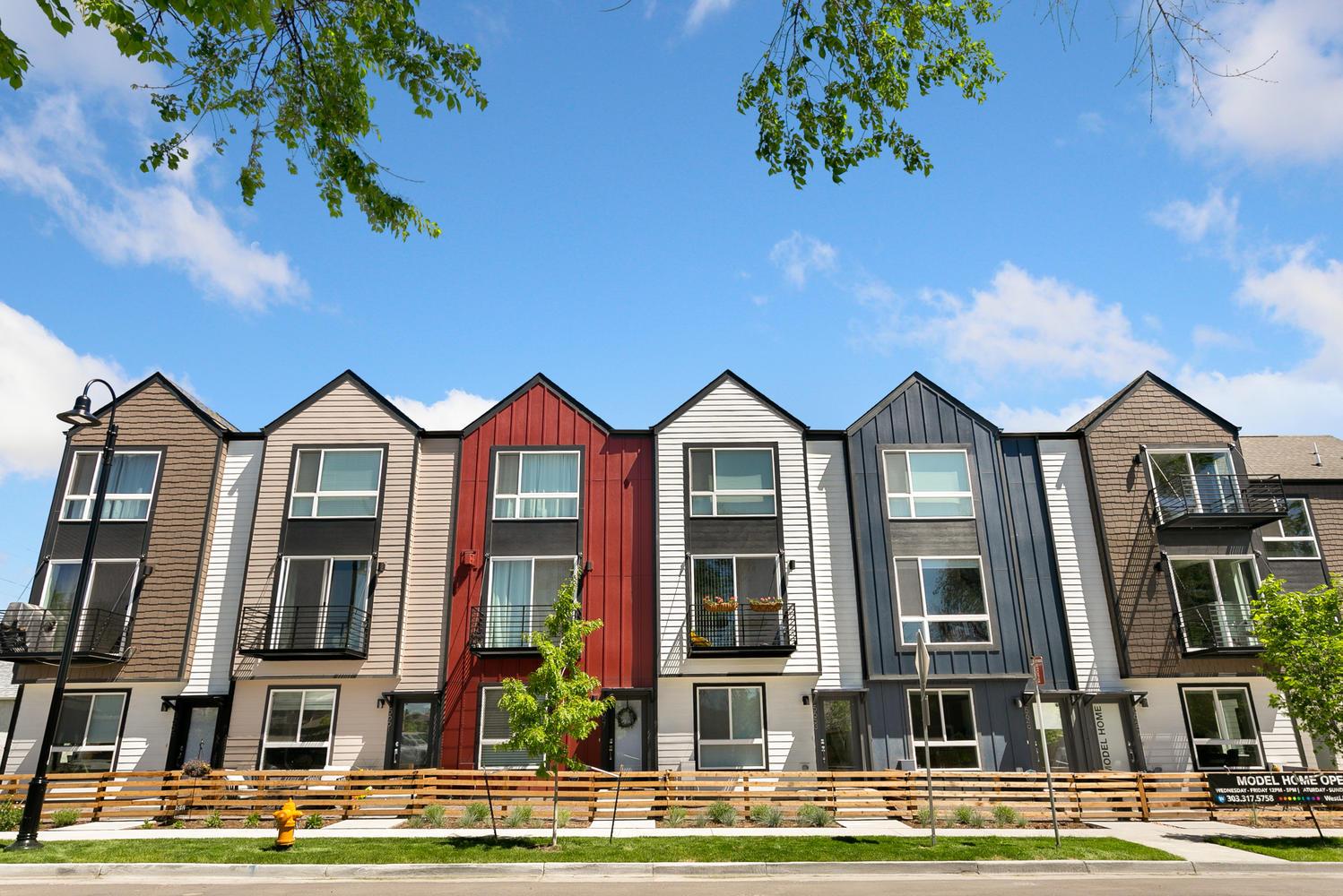 casa en West Line Village por Dirc Homes LLC