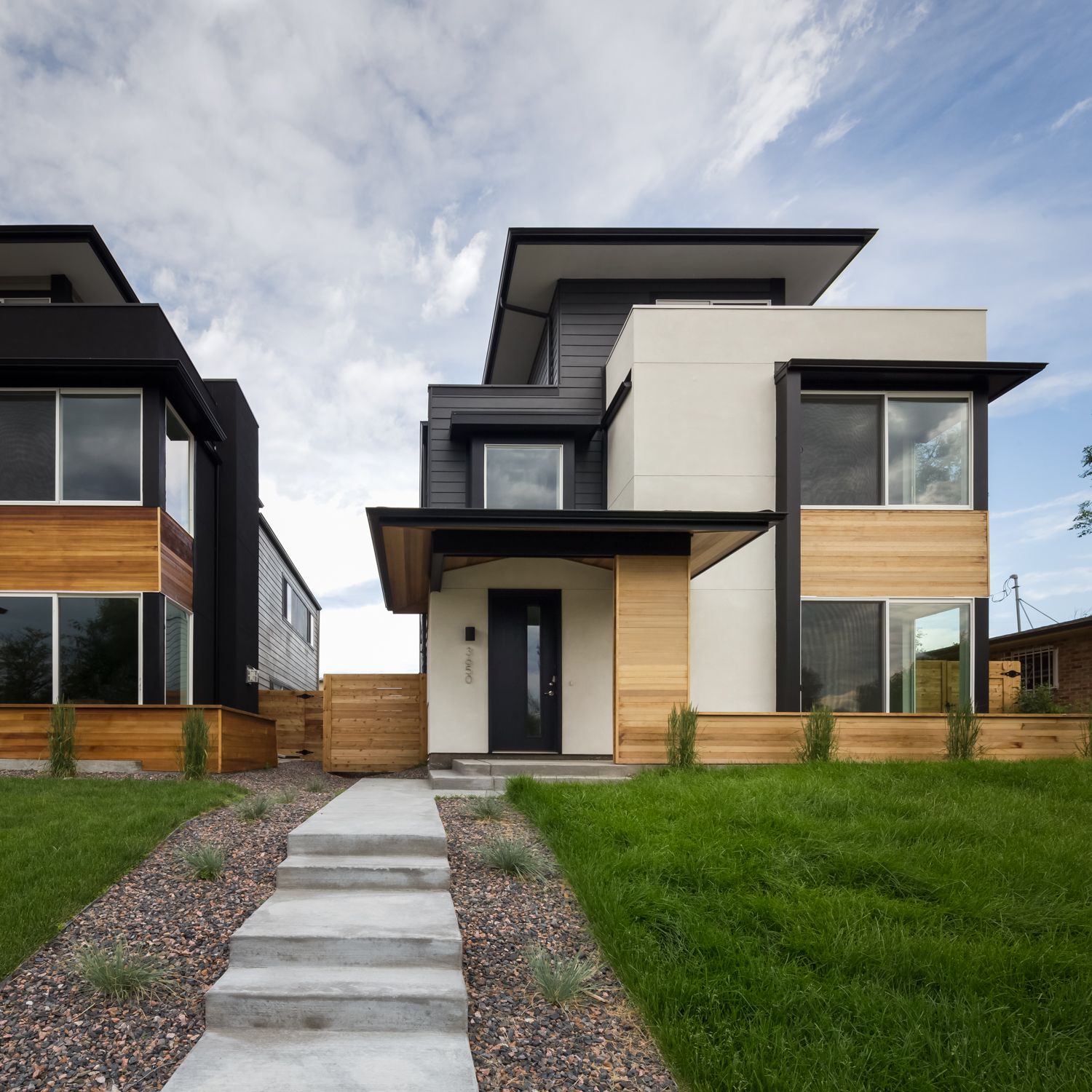 casa en 3650-3656 Adams por Dirc Homes LLC