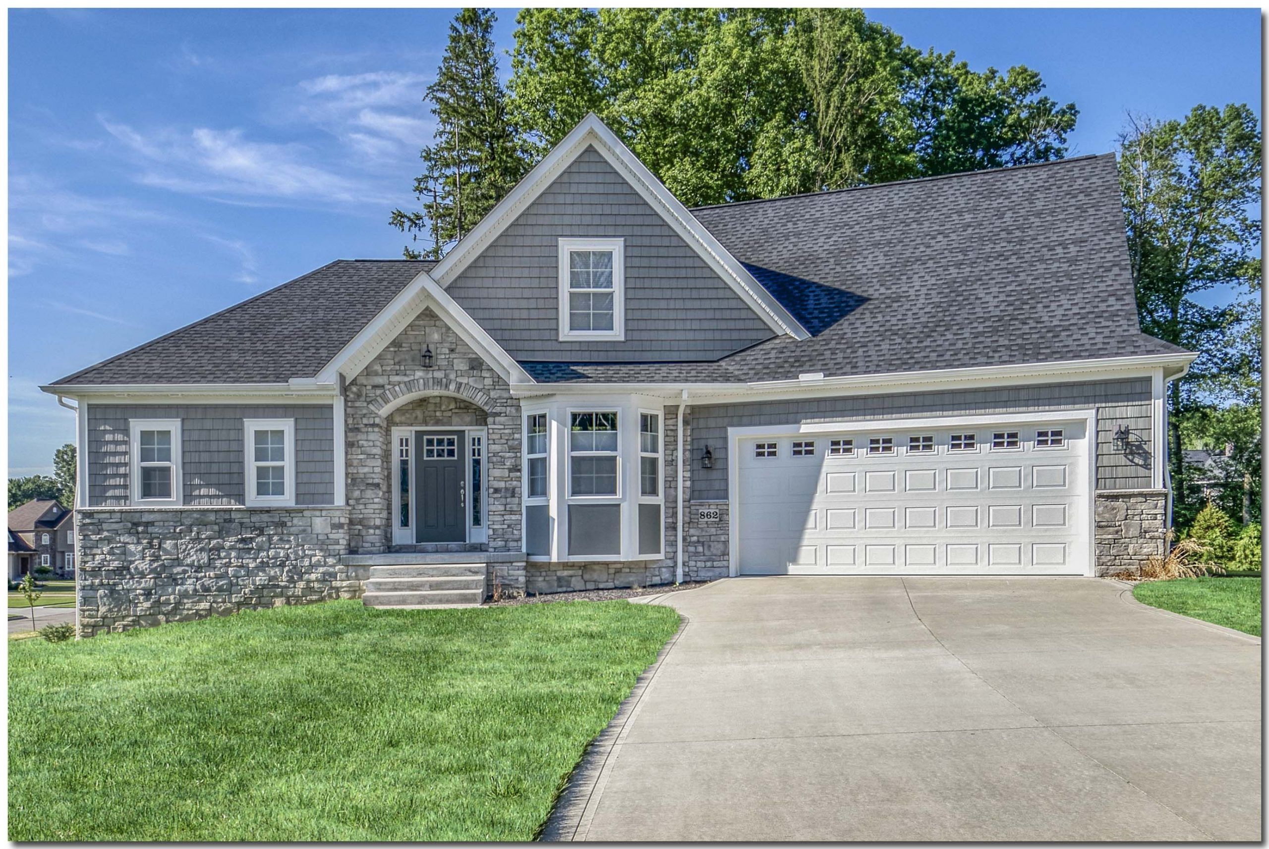 Hidden Ridge por Kraftech Homes en Akron Ohio