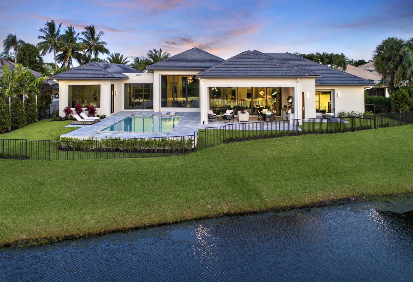 casa en Bocaire Country Club por Ellish Builders