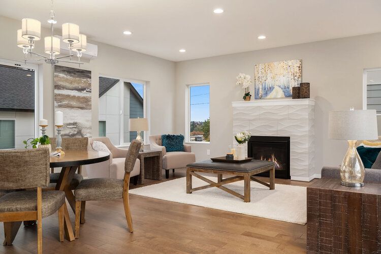 546 S Cloverdale St - Mercer Island, WA