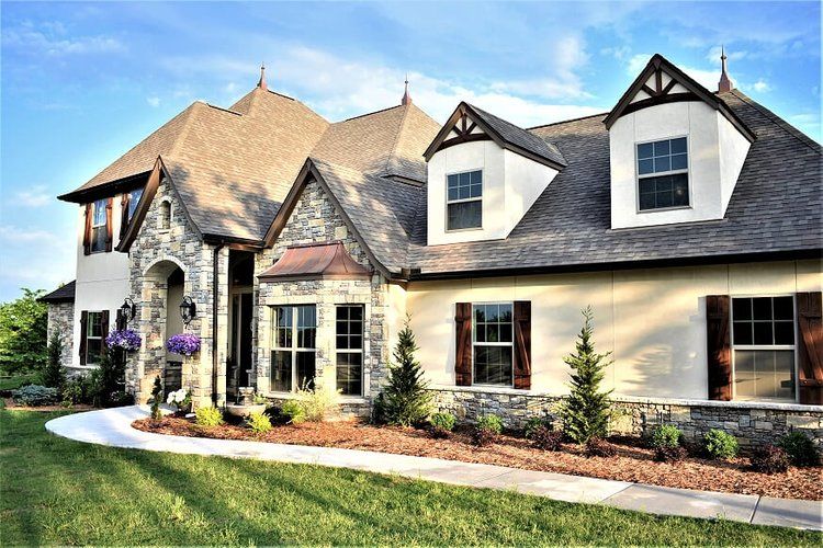 Torrey Lakes por Lee Signature Properties en Tulsa Oklahoma