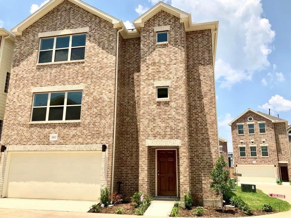 Contemporary Garden Homes - : Houston, TX