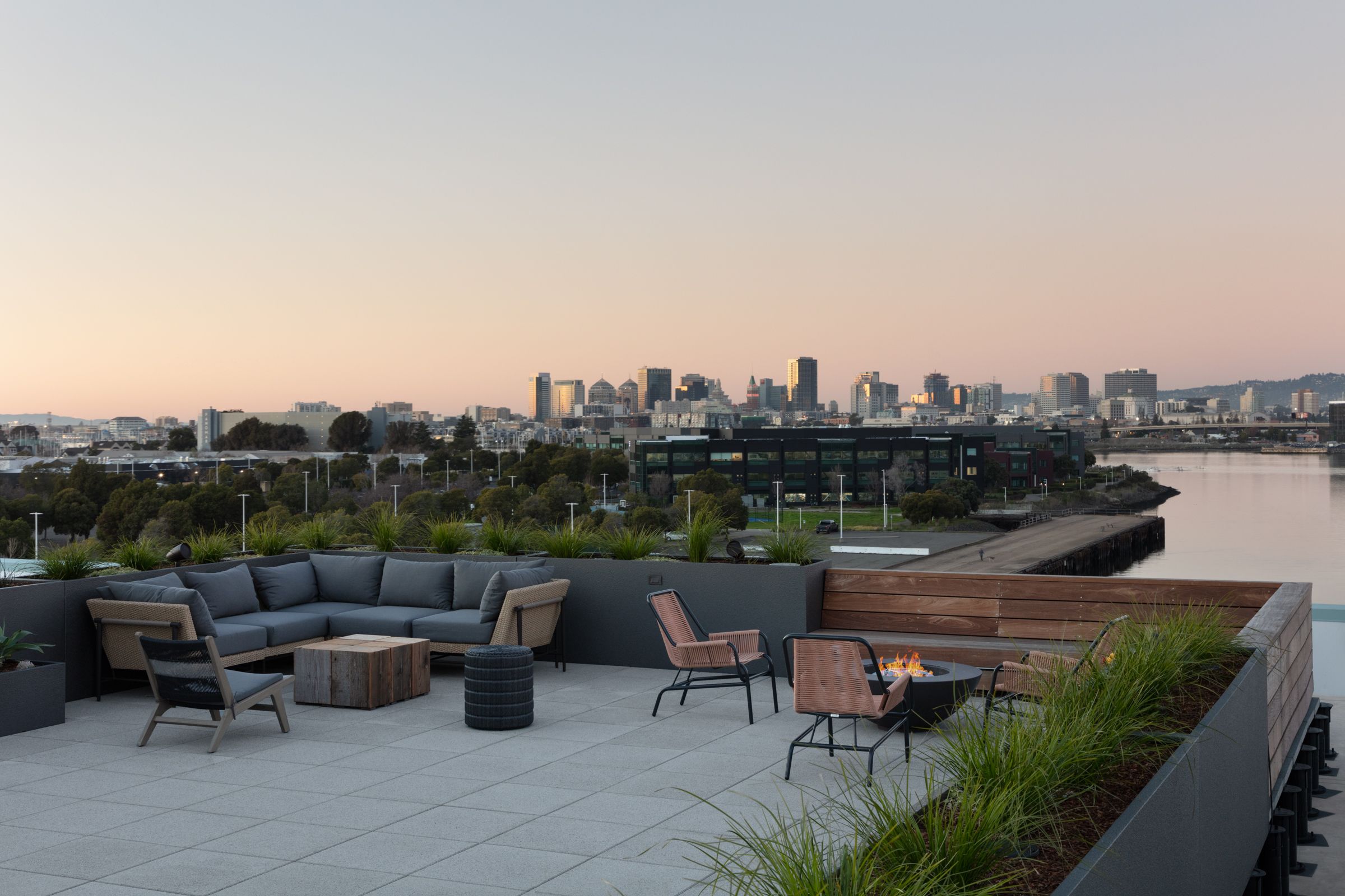 casa en Star Harbor Apartments por Strada Investment Group