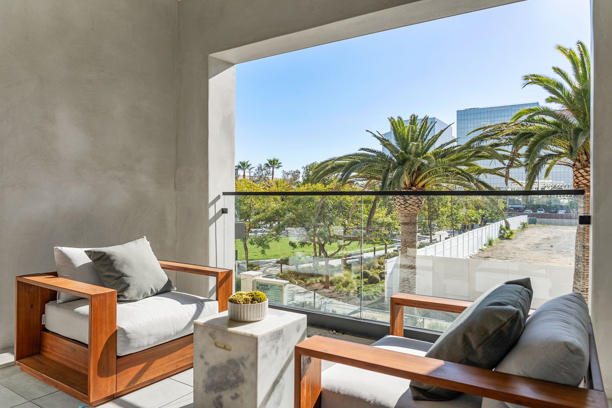 Parkhouse Residences Newport Beach por Shopoff Realty Investments en Orange County California