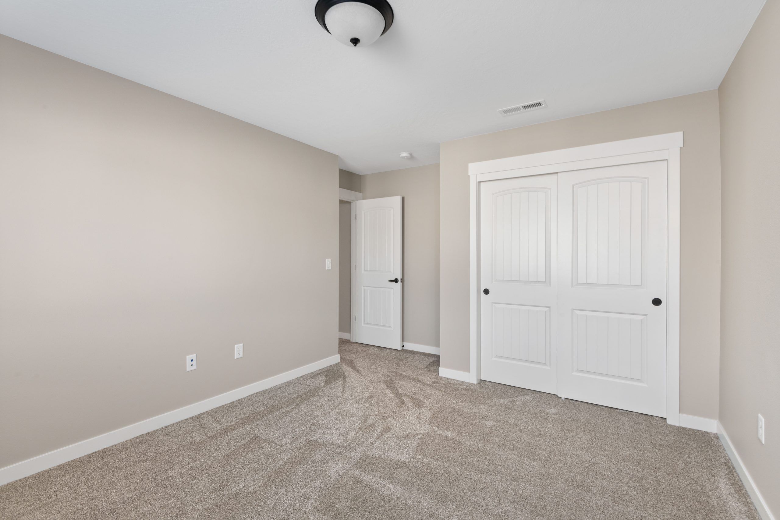 casa en Mustang Estates por Titan Homes LLC