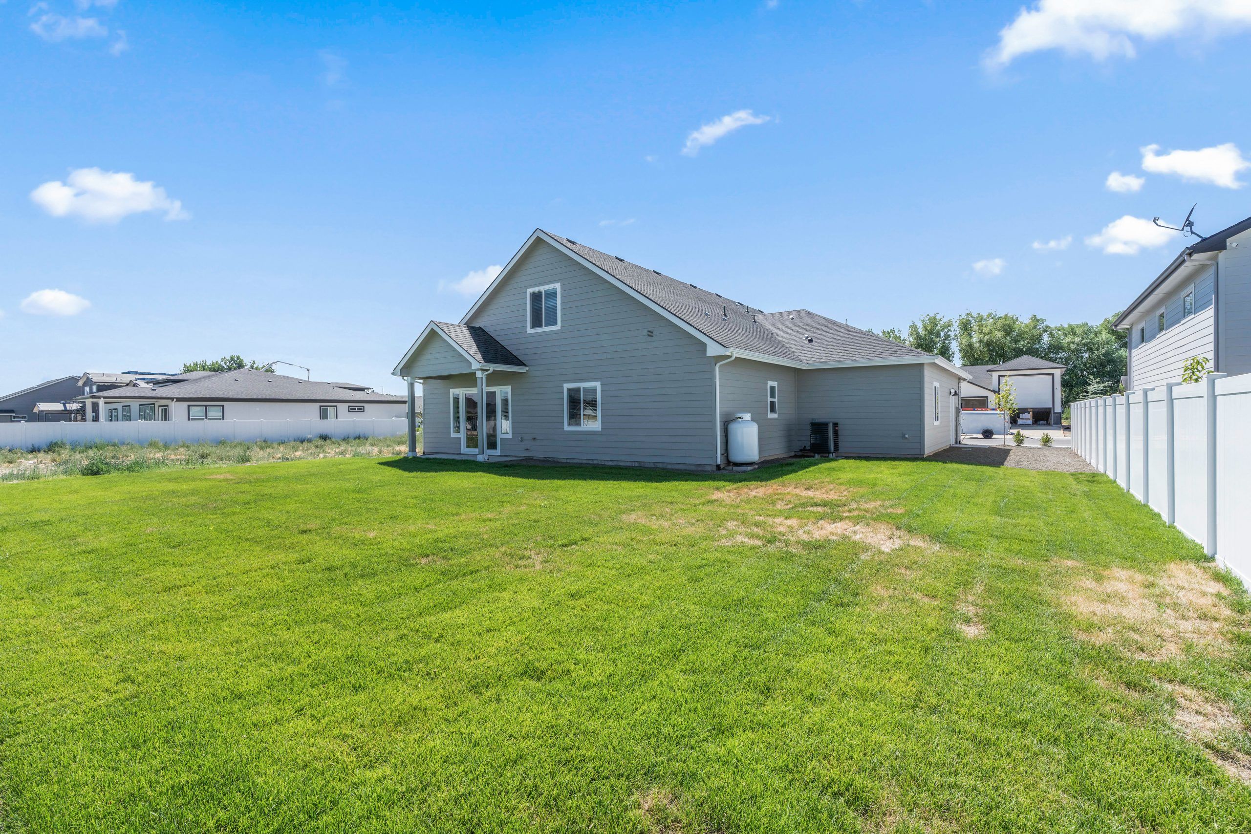 Mustang Estates por Titan Homes LLC en Richland Washington