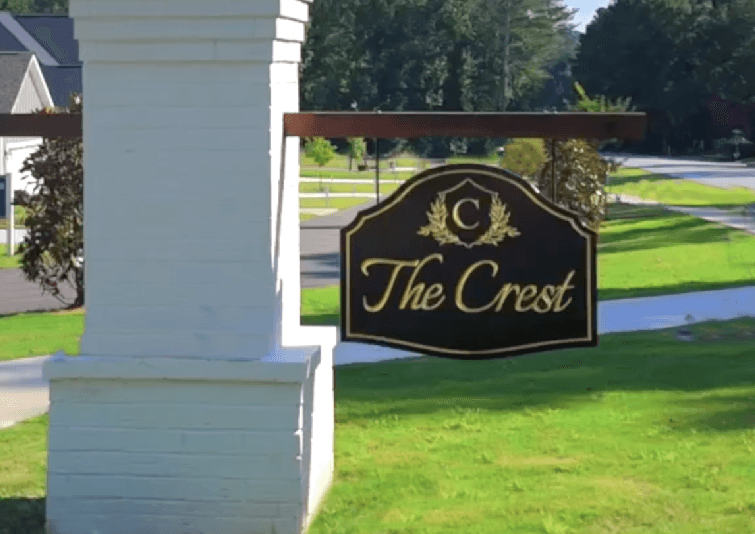 casa en The Crest por JR Homes