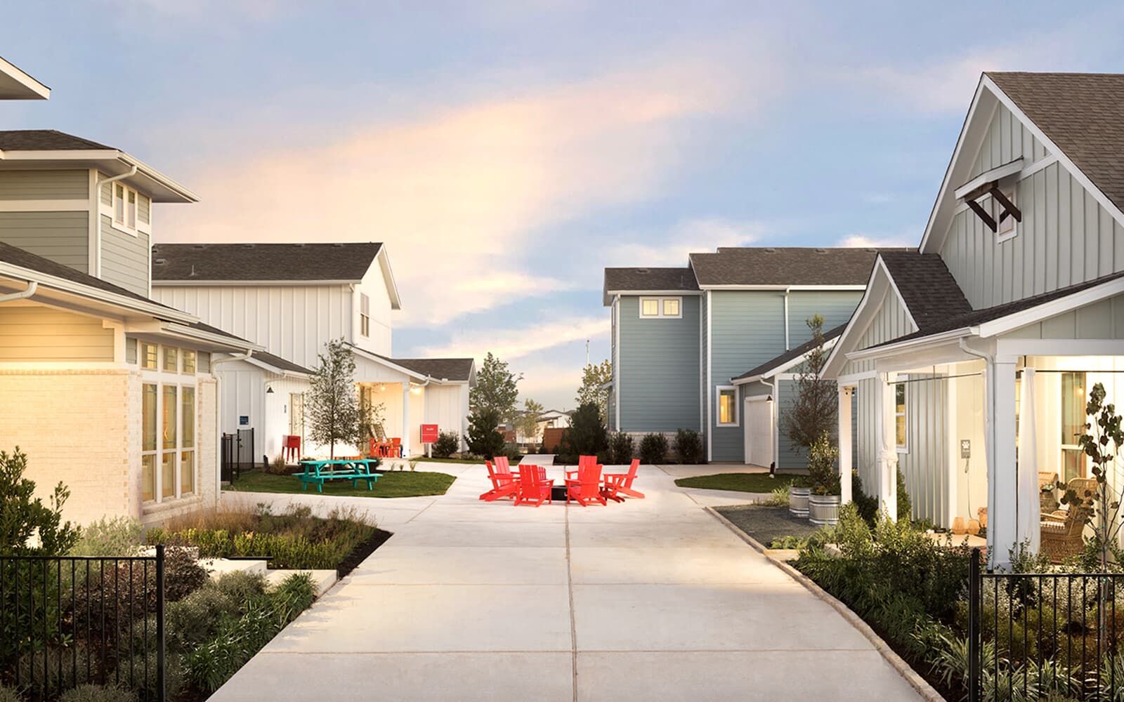 casa en Urban Courtyard Homes at Easton Park por Brookfield Residential