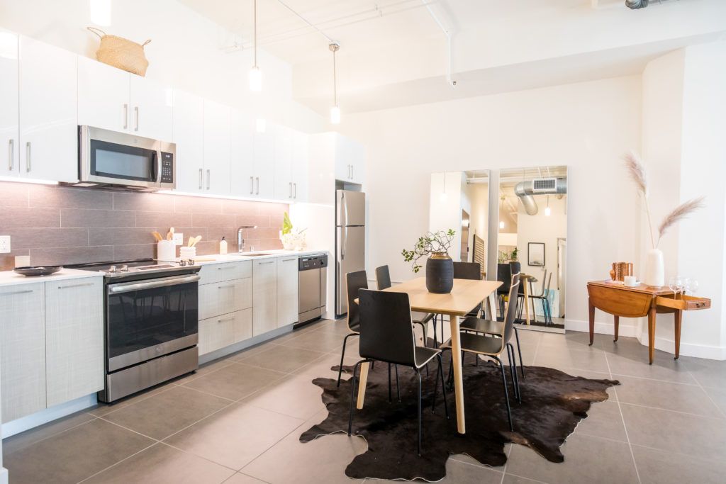 casa en 939 S. Broadway por Barry Shy