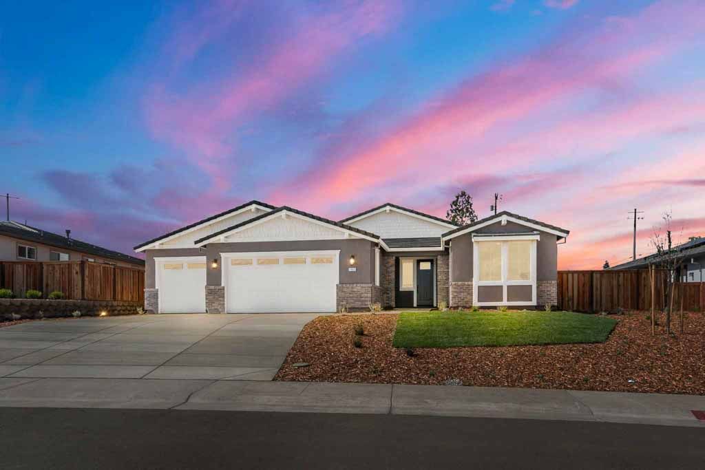 2427 Briar Meadow Circle. Auburn, CA 95603