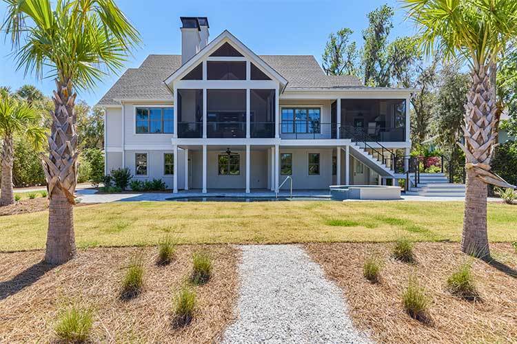 Brighton Builders por Brighton Builders en Hilton Head South Carolina