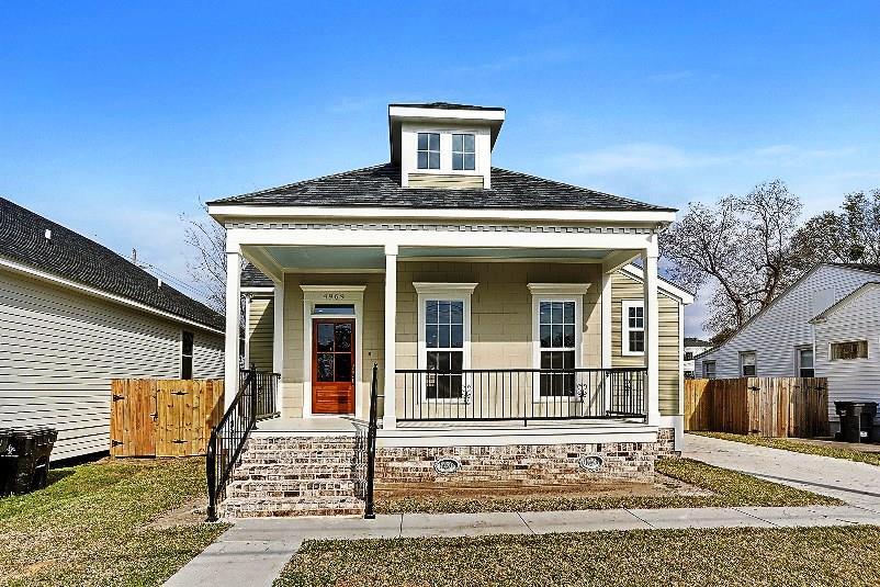 Broussard Homes por Broussard Homes en New Orleans Louisiana