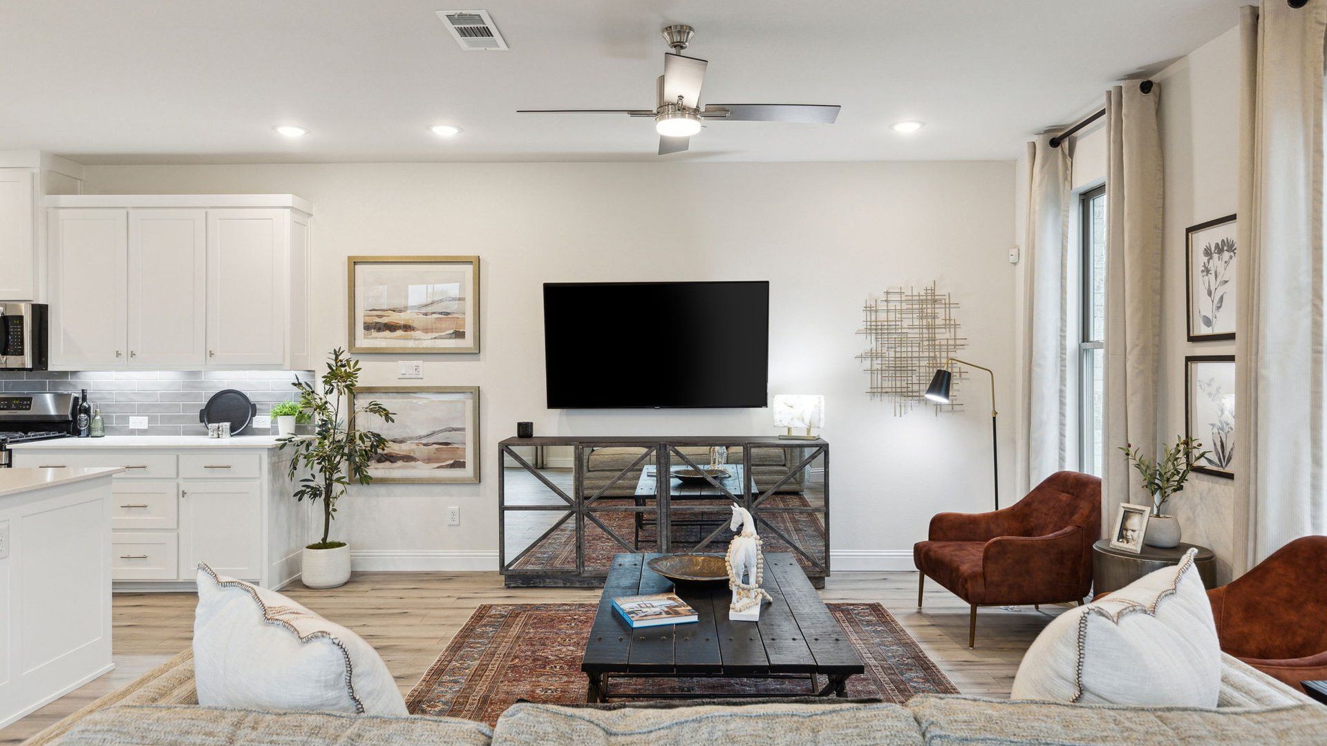 casa en Painted Tree - Village District por CB JENI Homes