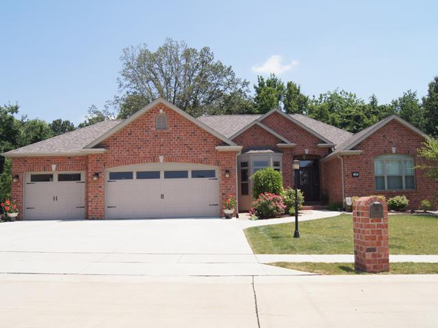 casa en Century Builders por Century Builders