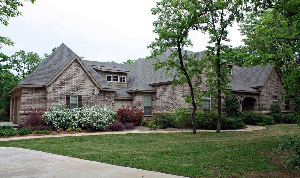 casa en Century Custom Homes por Century Custom Homes