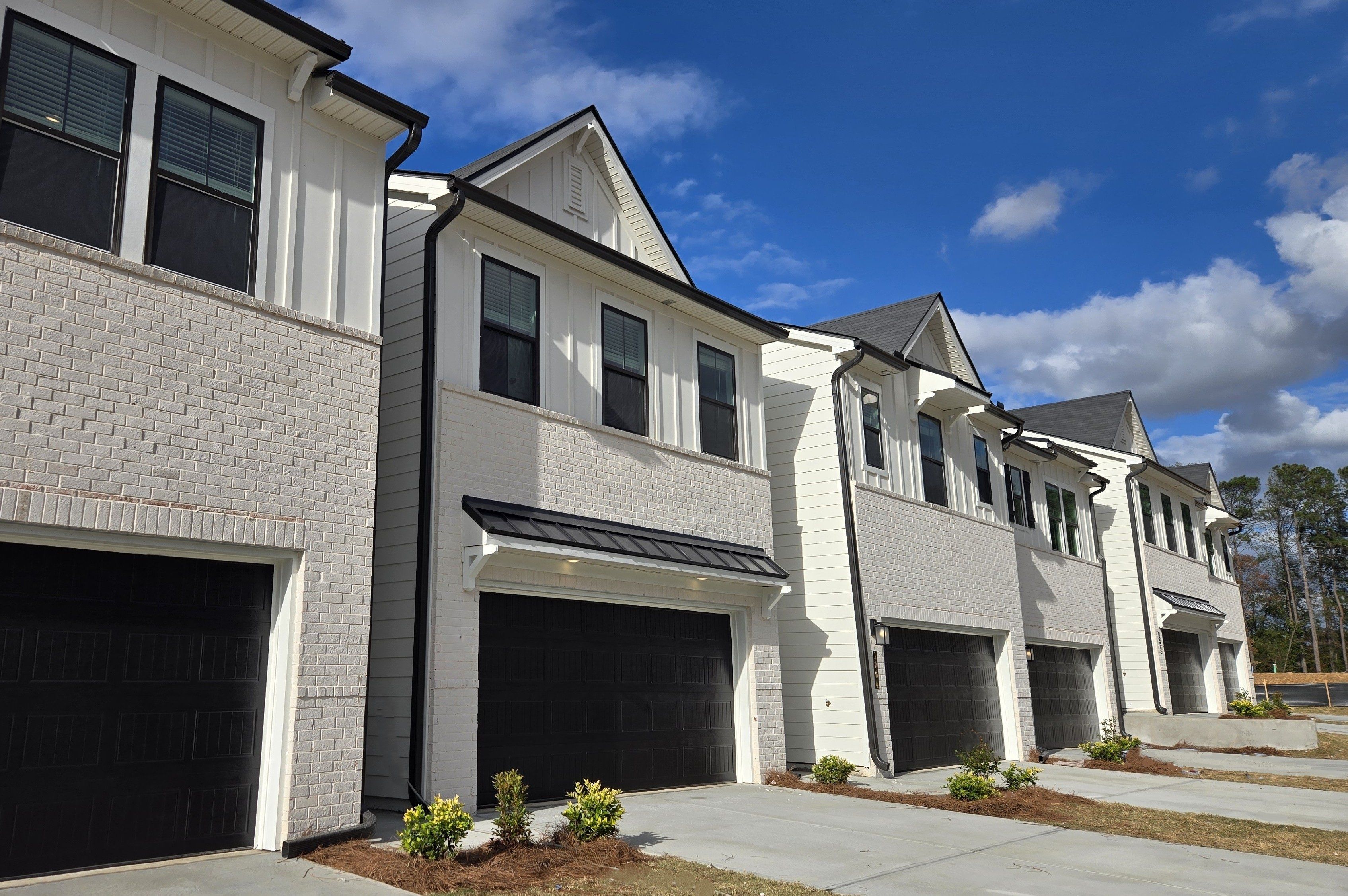 Sawnee - Azalea Square Townhomes: Lawrenceville, Georgia - Century Communities
