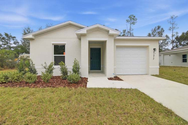 casa en Rainbow Lakes Estates por Century Complete