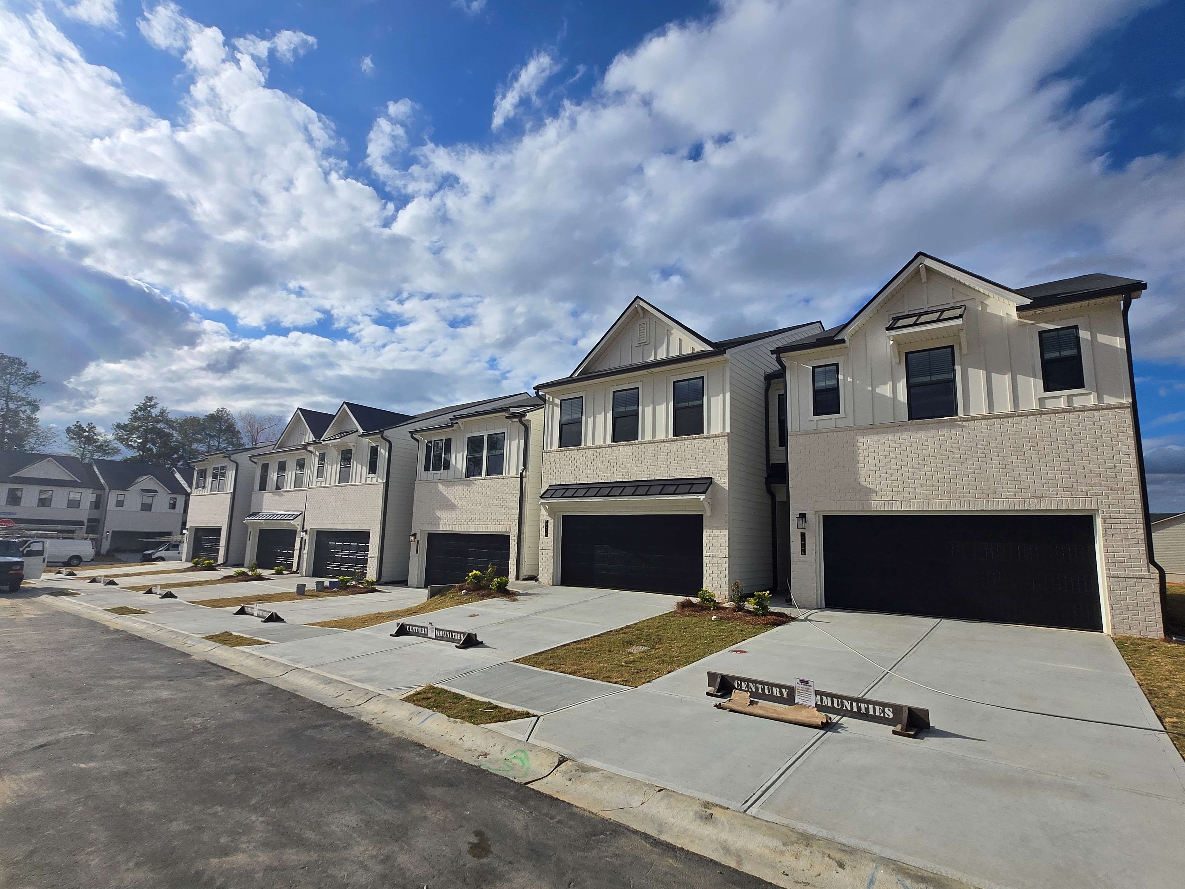 Azalea Square Townhomes por Century Communities en Atlanta Georgia