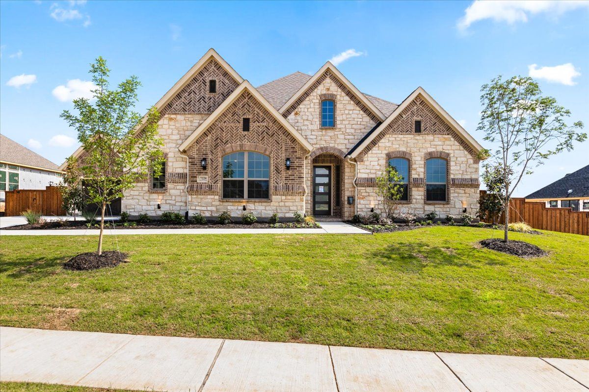 Vienna II - Lakeview Heights: Azle, Texas - Chesmar Homes