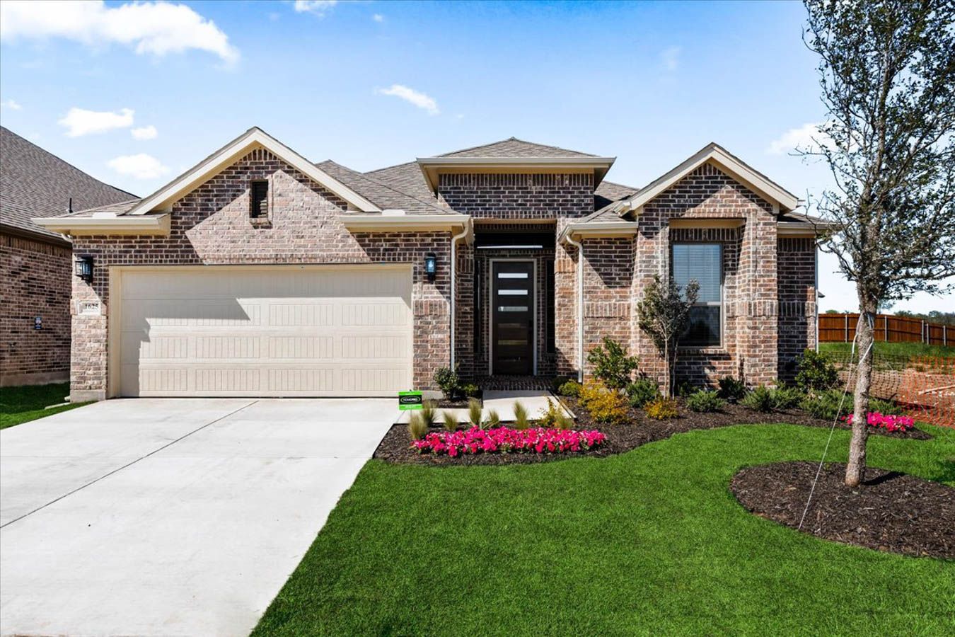 617 Majestic Oak Lane. Waxahachie, TX 75165