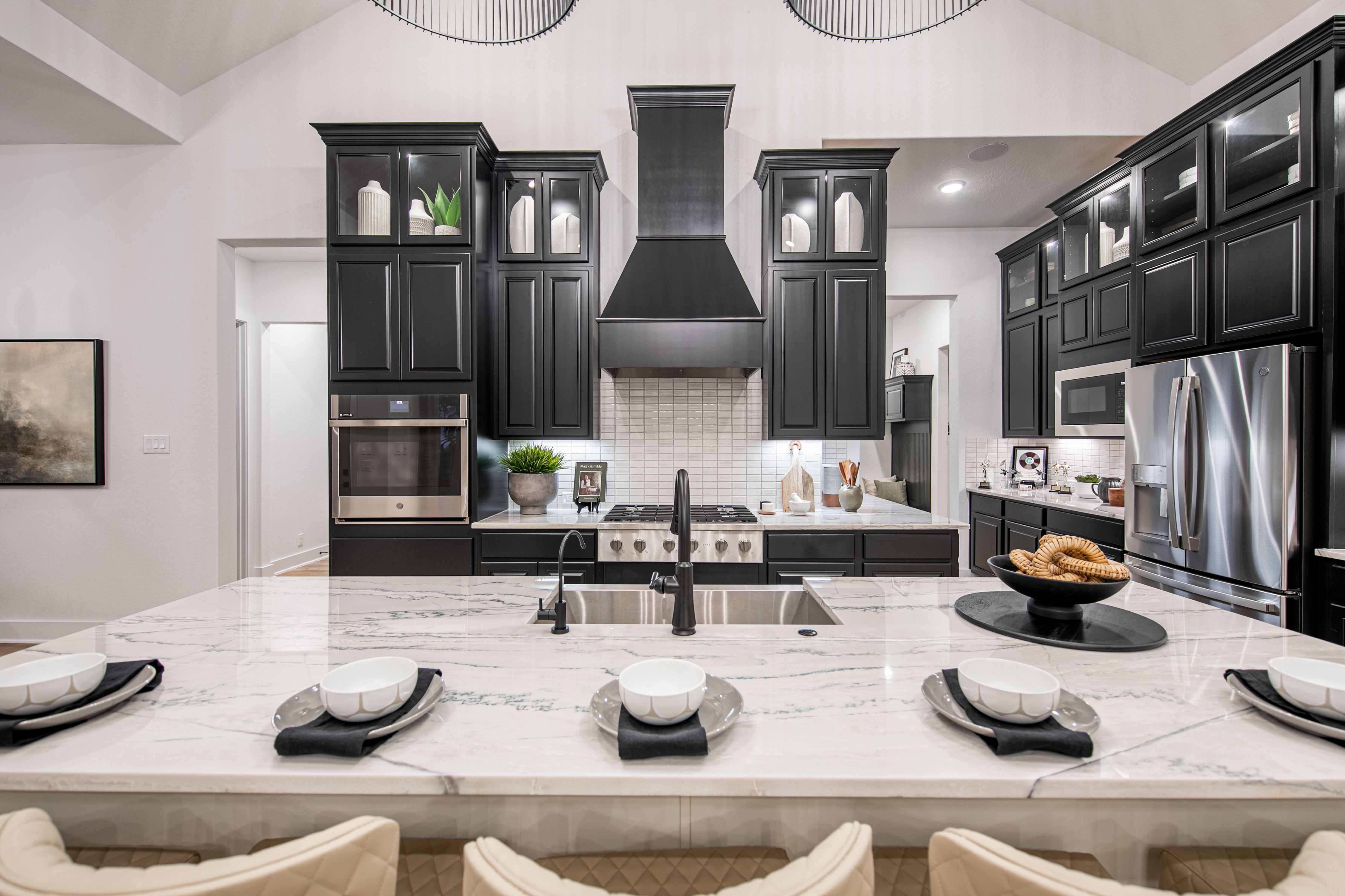 casa en Heimer Estates at Garden Ridge por Chesmar Homes