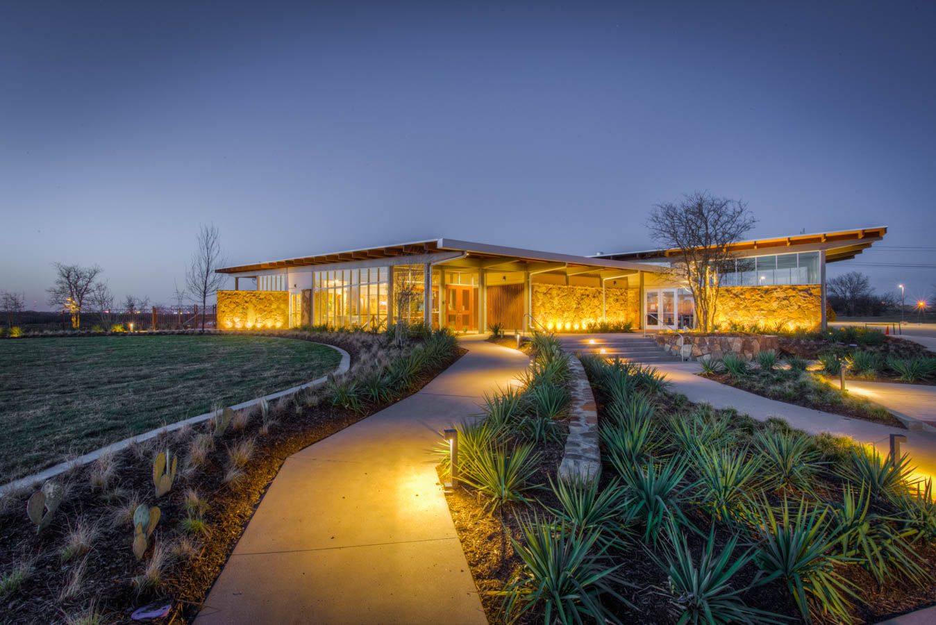 casa en Canyon Falls 90s por Chesmar Homes
