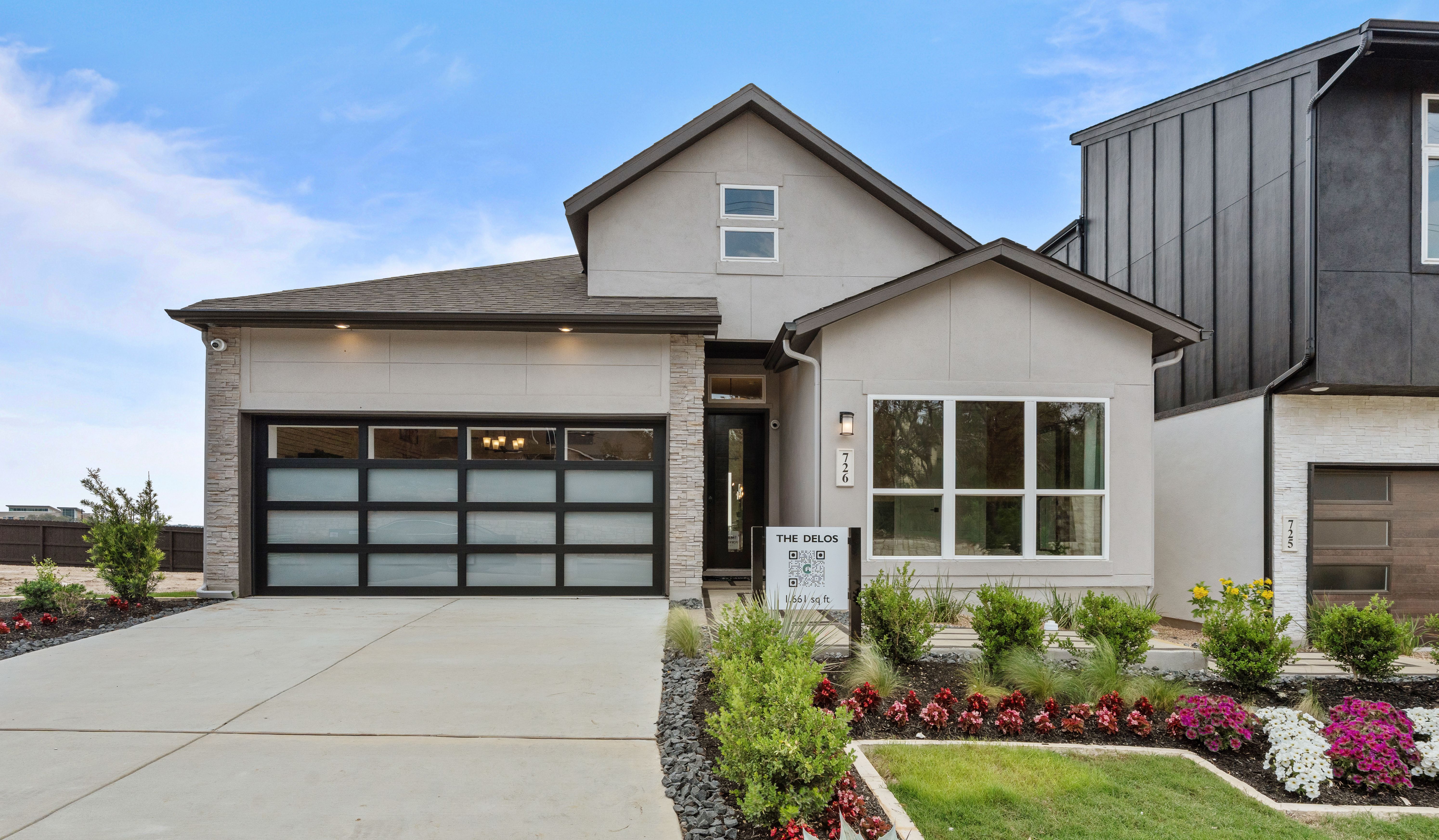 casa en Centero at Stone Oak por Chesmar Homes