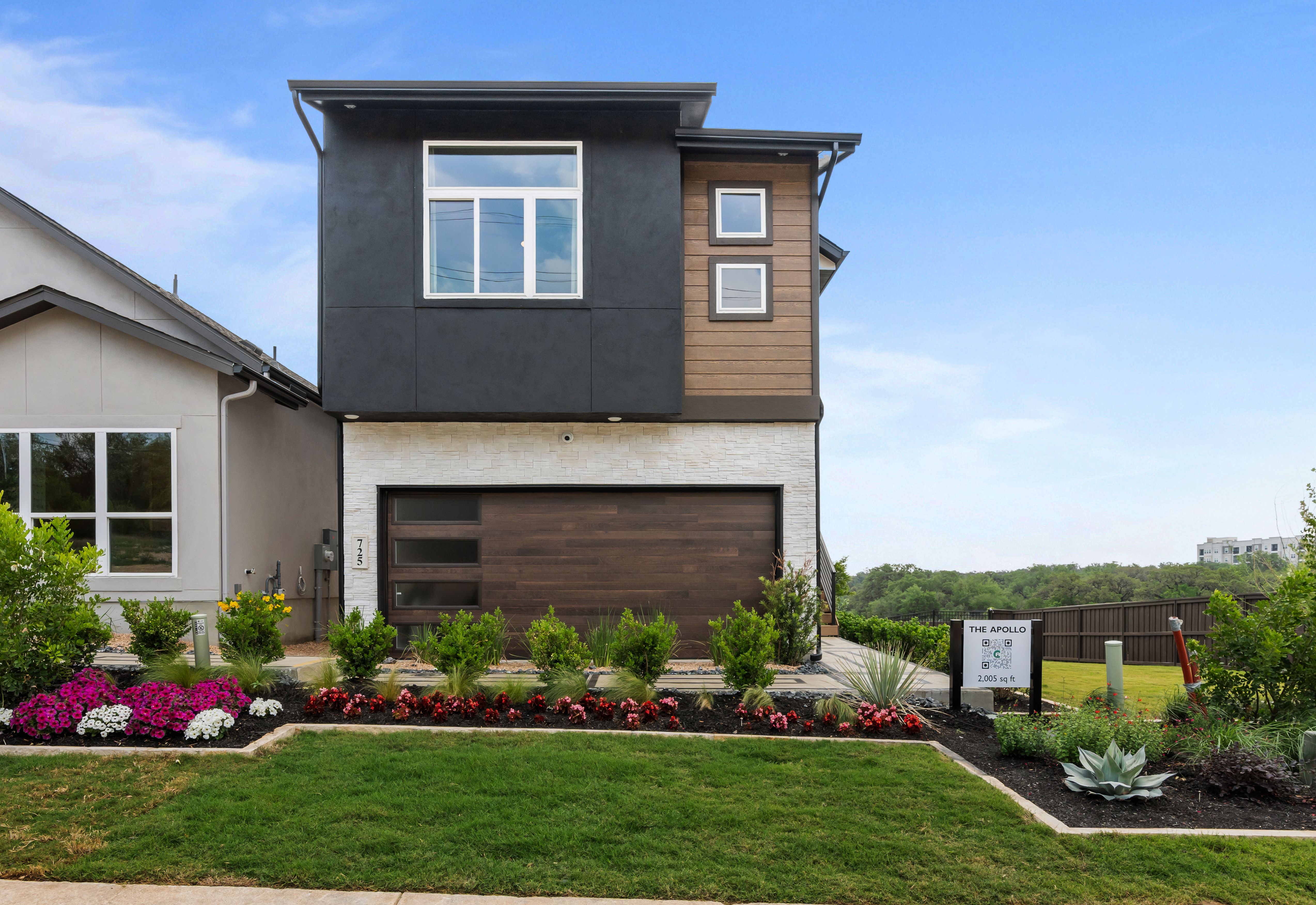 casa en Centero at Stone Oak por Chesmar Homes