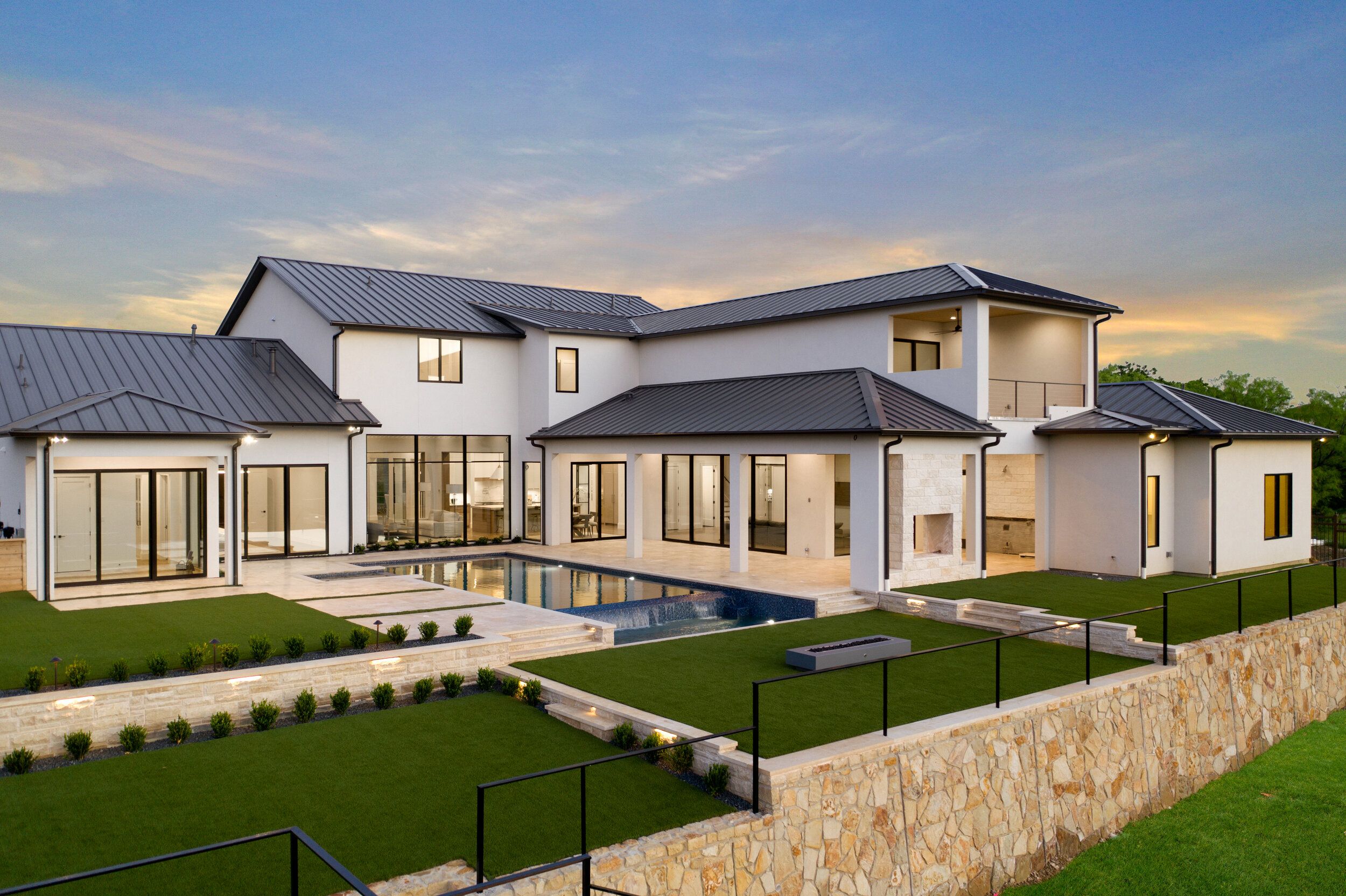 casa en Crest Custom Homes por Crest Custom Homes