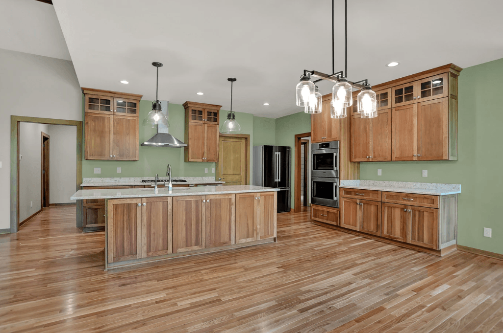 casa en Custom Homes by Cory por Custom Homes by Cory
