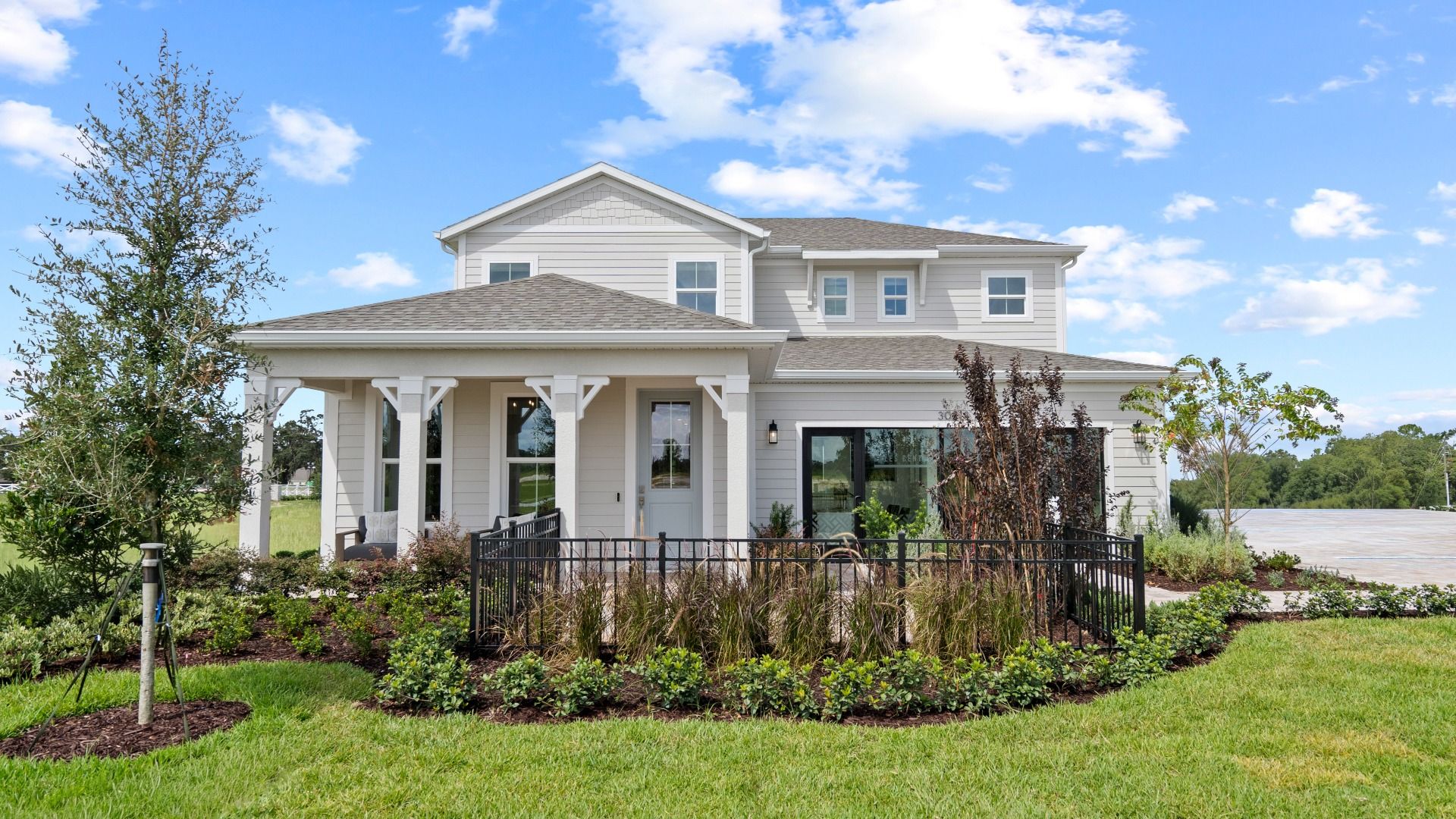 casa en Trailside por DRB Homes