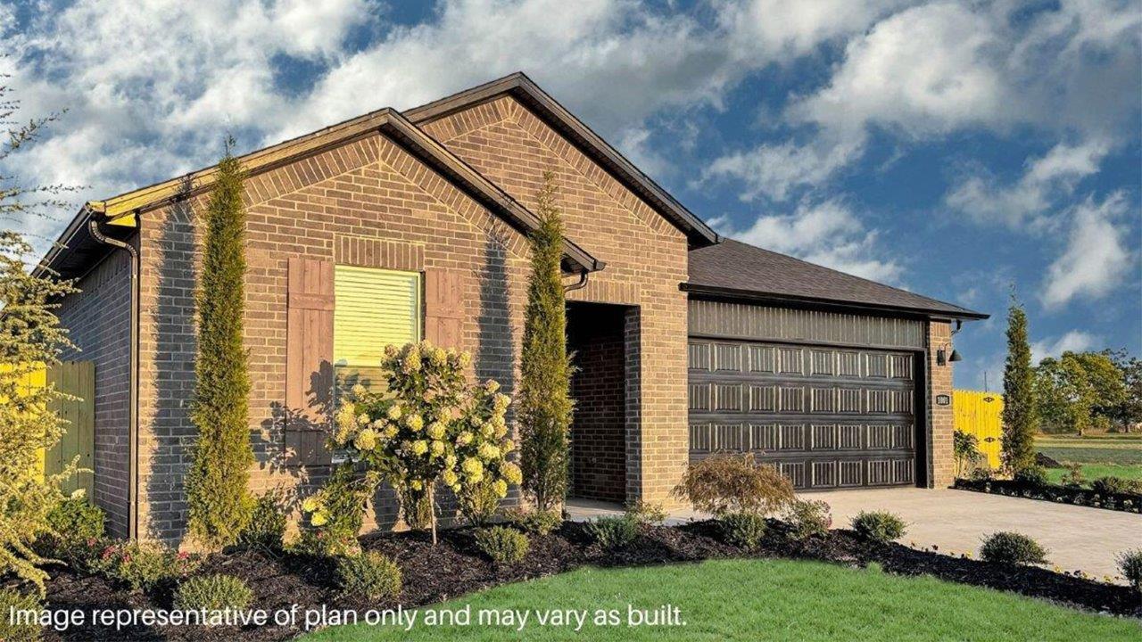 102 Mikah Drive. Maumelle, AR 72113