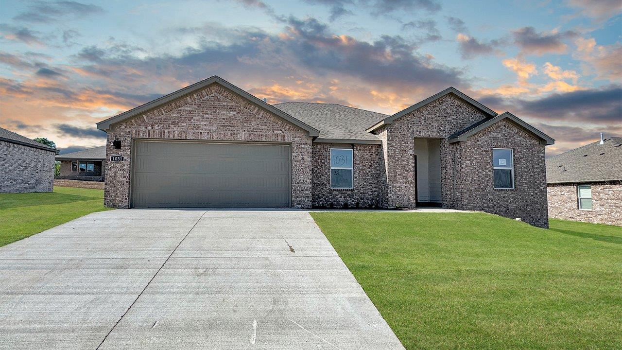 27 Wolfsbridge Loop. Cabot, AR 72023