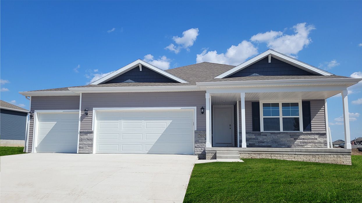 Harmony - Rolling Prairie Estates: Hiawatha, Iowa - D.R. Horton