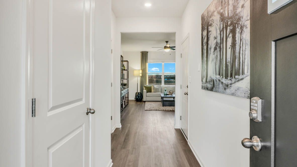 casa en Cambridge Lakes North Traditional Single Family por D.R. Horton