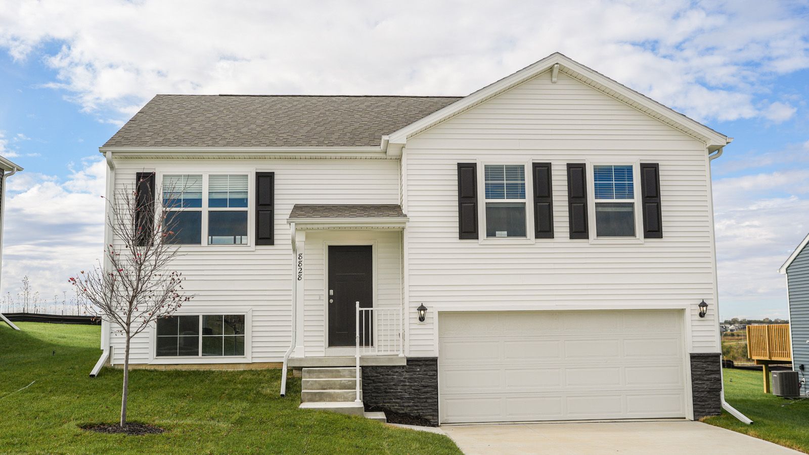 Fremont - Enclave Flats: Elkhorn, Nebraska - D.R. Horton