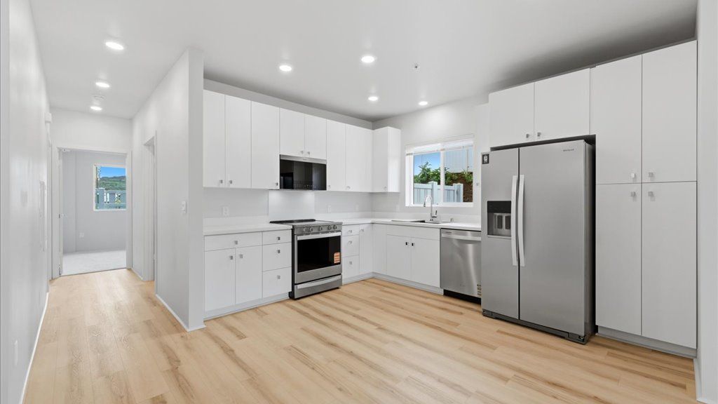 PLAN A102 - Alana at Ho'opili Pohaku Estates: Kapolei, Hawaii - D.R. Horton