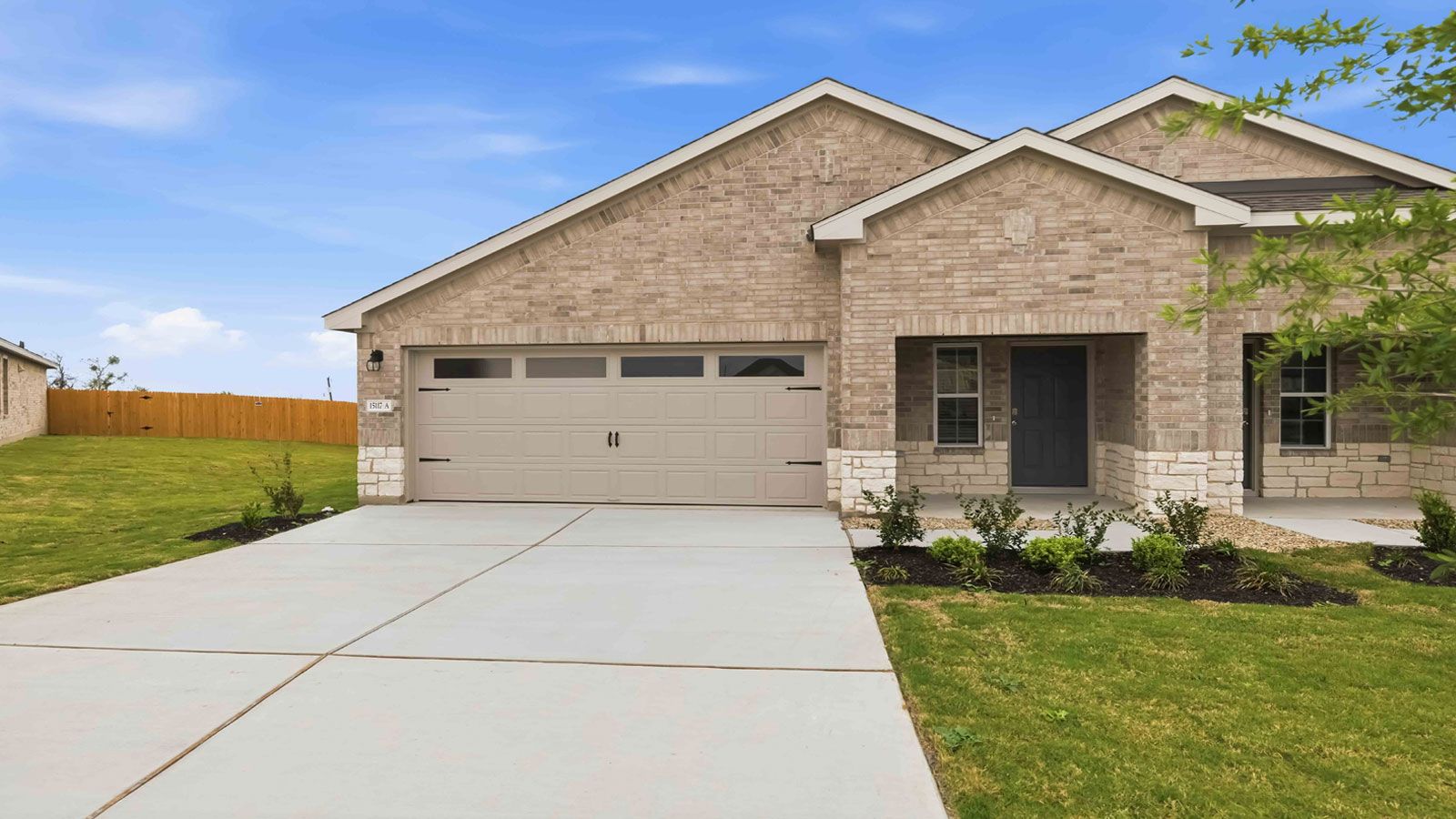 The Magnolia - Palomino: Manor, Texas - D.R. Horton